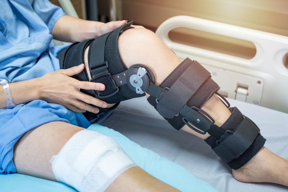 What Is Partial Knee Replacement & Who Is the Right Candidate? | Dr. Akash Dubey, Greater Noida