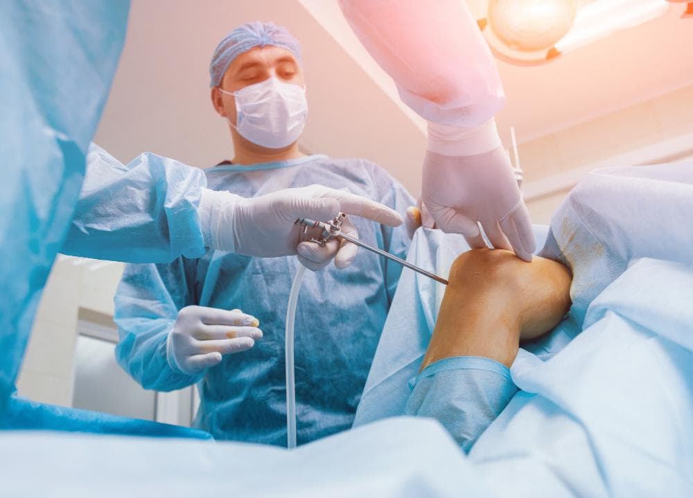 ACL Repair vs. ACL Reconstruction: Which Option Is Right for You? | Dr. Akash Dubey, Greater Noida