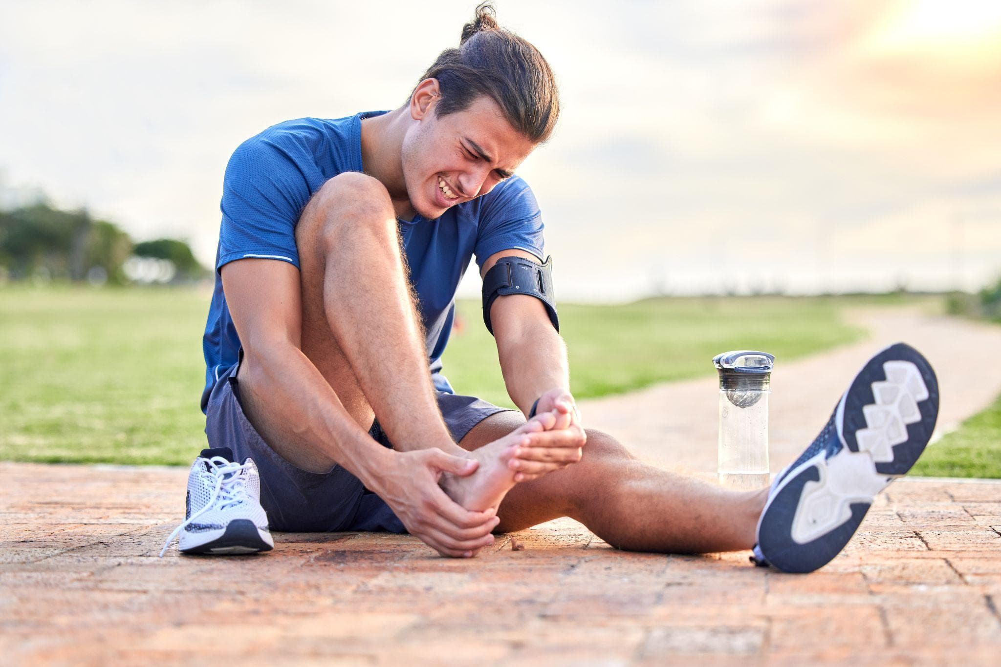 Ankle Sprain vs. Ankle Fracture: How to Tell Which One You Have | Dr. Akash Dubey, Greater Noida
