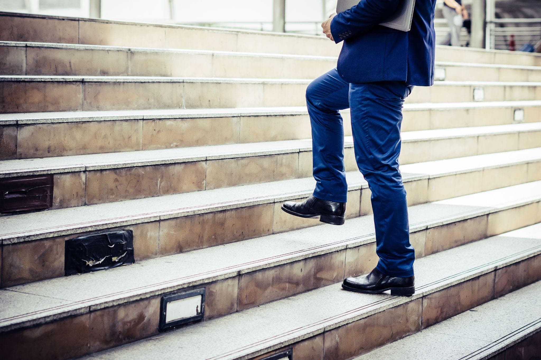 Am I Too Young for Knee Replacement? Busting the Age Myth | Dr. Akash Dubey, Greater Noida